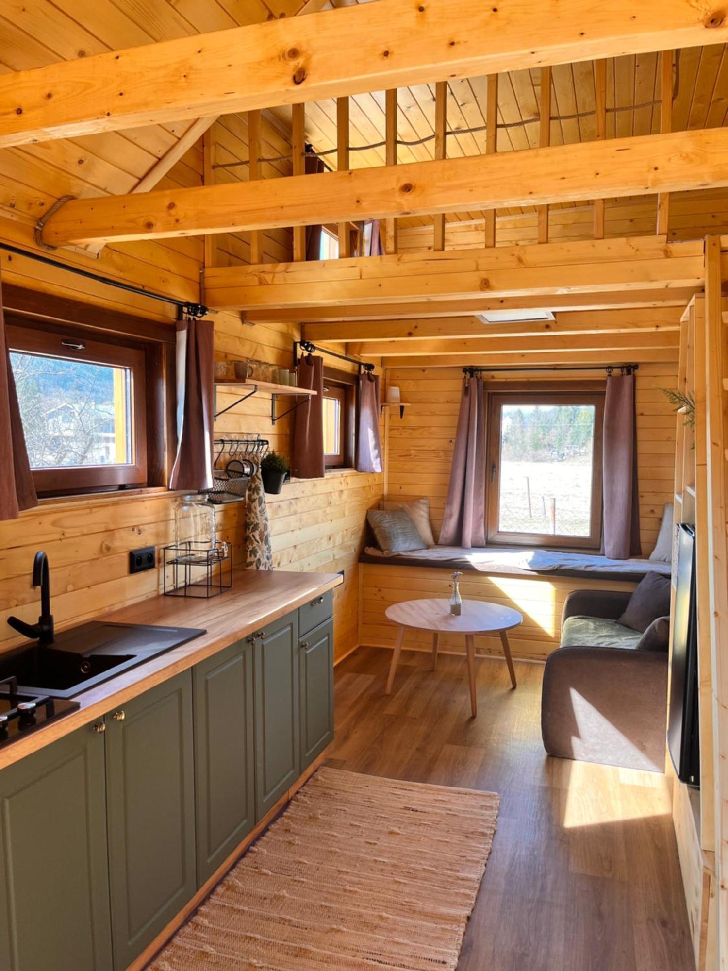 Отель Kolibka - Tiny House Михалова Экстерьер фото